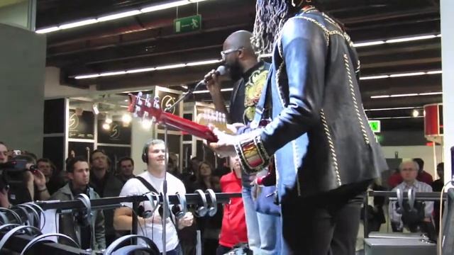 Billie Jean - Thomas Blug, Karl Frierson and Kat Dyson смотреть онлайн