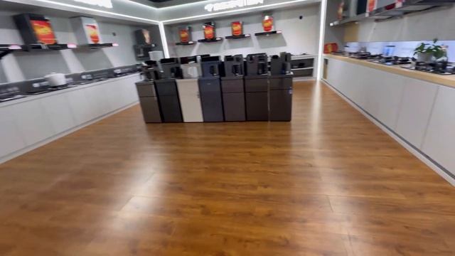 Китай / Мишань 03.02.24 / Одежда мужская и женская / Магазин бытовой техники (Универмаг «Мишань)