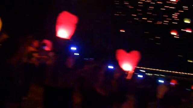 Запуск небесных фонариков! HD! смотреть онлайн