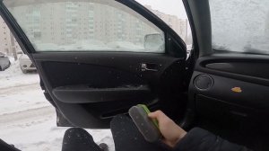 Не могу открыть двери в авто примерзает резинка есть решение