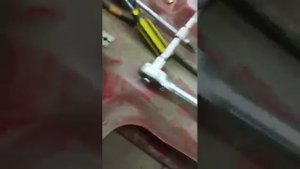 Как отпустить стекло на снятой двери
