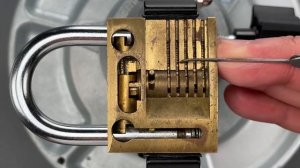 #001 - Разбор процесса открытия замка с помощью "Расчёски"