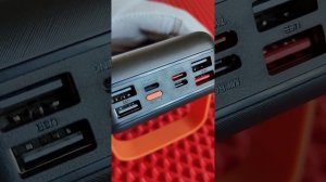 power bank 30000 mAh, очень быстрая зарядка. заряжается от солнца.