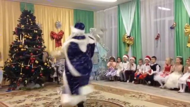 Дед Мороз зажигает! Г.Дедовск, 2016, Детский сад 2-Радуга смотреть онлайн