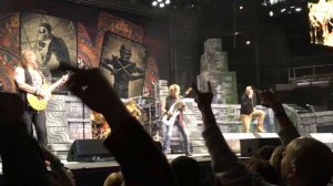 Iron Maiden - Tears of a Clown (Adrian Smith & Dave Murray Solo)