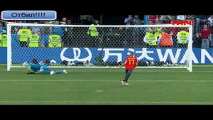 Как Акинфеев отбил мяч