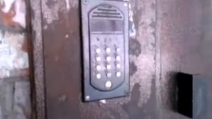 Звоним в домофоны