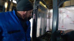 Самоходный штабелер с двойным подъемом Linde L14 LSP