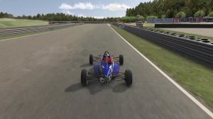 Школа вождения iRacing   Выживание в первом повороте