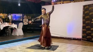 Опасно! Мужской восточный танец на стекле Moumtaz oriental party