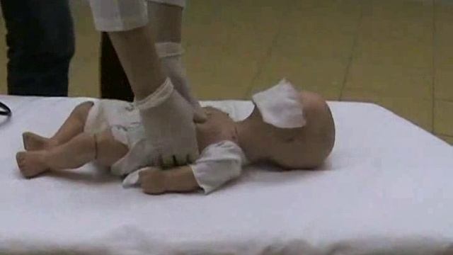 СЛР для младенца смотреть онлайн