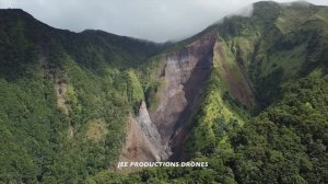 A  LA  MARTINIQUE  LE  PRECHEUR  SOUS  ALARME  " LE LAHAR "