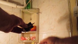 Как поменять настенную погоревшую двойную розетку в ванной.