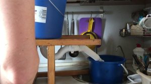 Какой сифон для ванны и душевого поддона сливает воду быстрее?