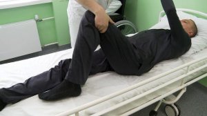 Урок 04 Уход за лежачим больным. Позиционирование на здоровой стороне.