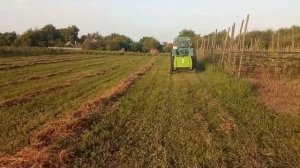 тюкование сена.