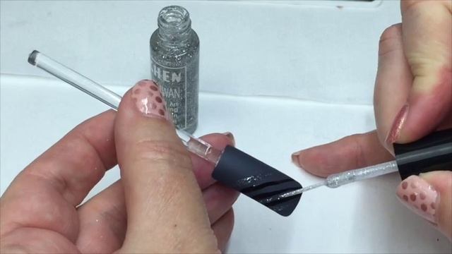 Rimmel London Velvet Matte Polish Review & Simple Nail Art смотреть онлайн