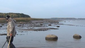 Ушла вода, оголив фундаменты домов