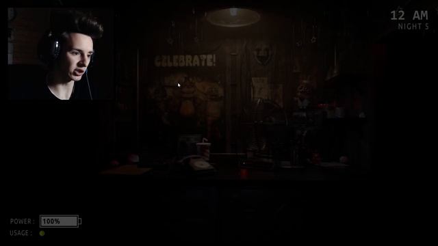 ОН НЕ ДАЁТ ЗАКРЫТЬ ДВЕРЬ! - FNAF PLUS Прохождение #4 смотреть онлайн