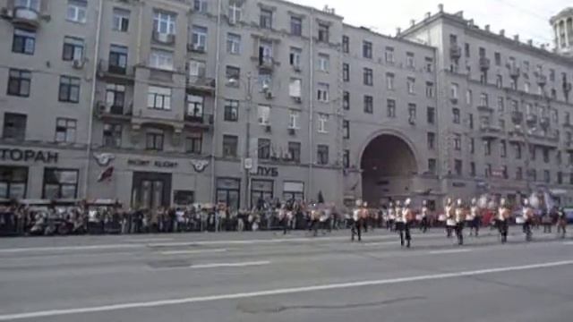 "Ереванские барабаны" и танцевальный ансамбль "Армелад" (Армения) на фестивале "Спасская башня"