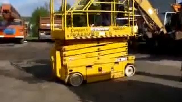 Ножничный подъемник Haulotte Compact 12