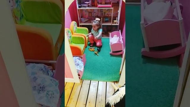 Детская кухня. Бассейн с шариками. Дом Барби. смотреть онлайн