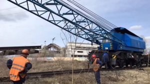 ЕДК-300/2, работа под ЛЭП (6000) железобетонное звено 9т. Работа на полном вылете стрелы