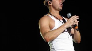 Donnie Wahlberg singing "tonight" at mixed tape