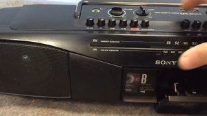 Sony CFS-W304 Dual cassette recorder AM-FM Radio