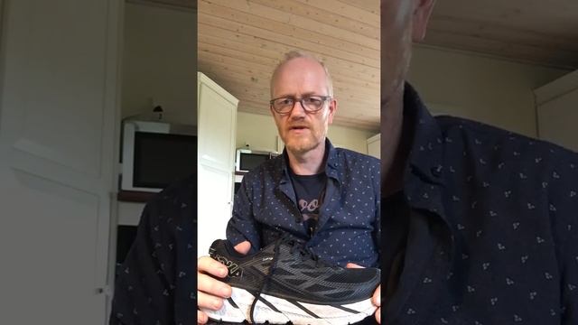 Hoka Clifton 3 custom fitting and out-sole repair смотреть онлайн