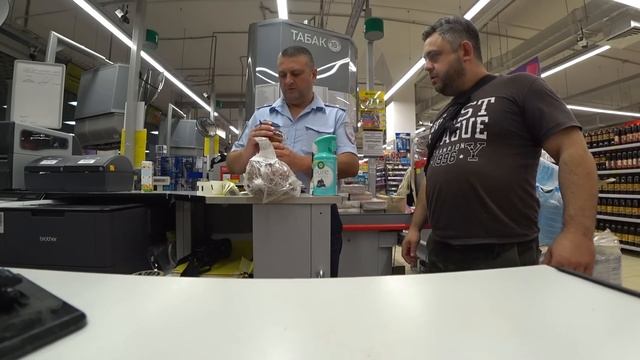 ТАРАКАНЫ В МАГНИТЕ / ТУХЛЫЕ МАГАЗИНЫ, ОХРЕНЕВШИЕ СОТРУДНИКИ смотреть онлайн