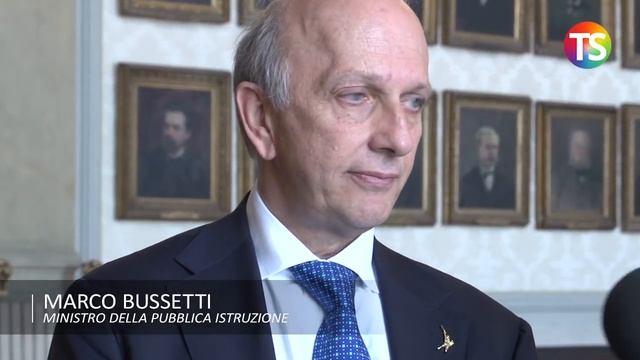 Intervista al ministro dell'Istruzione Marco Bussetti su assunzioni precari e concorsi смотреть онлайн