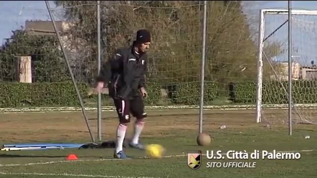 Palermo, intervista a Emiliano Viviano del 09/04/12 "Penso solo ai rosa ..." смотреть онлайн