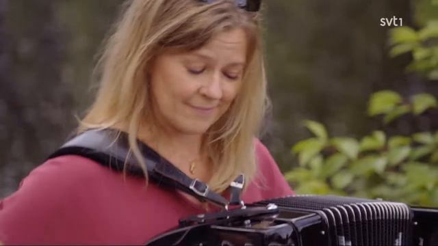 Linus Wahlgren & Åsa Sundstedt – Fattig bonddräng (Live "Moraeus Med Mera") смотреть онлайн