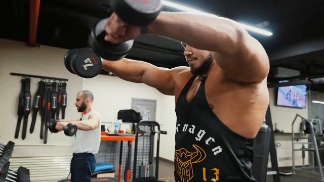 СИЛОВАЯ ТРЕНИРОВКА НА ПЛЕЧИ смотреть онлайн