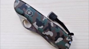 Victorinox Trailmaster One Hand Camo Swiss Army Knife
