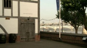 EF4e_Int_Plus_Video_Listening_8B_The_Globe