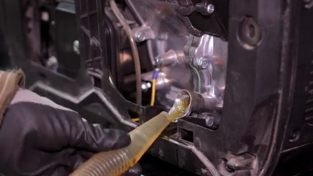 Wymiana oleju Fogo F2001iS смотреть онлайн