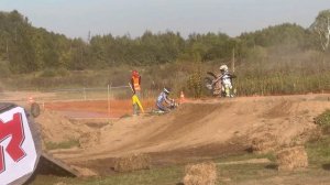 Буйные есть! Бьем друг друга по лицу и катаемся на великах