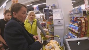 ВИКТОРИЯ. ОБОРЗЕВШИЙ ОХРАННИК, СЫРНЫЕ ЗАЛЕЖИ ПРОСРОЧКИ, МУСОРА БЕЗДЕЙСТВУЮТ!!!