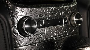 Интересный дизайн интерьера для городского Land Cruiser 200 с карбоновым капотом + выездной пол.