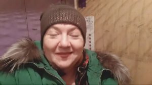 застряла в лифте...