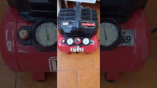 Fini D'aria Compressore Silenzioso 2 Manometri (59 dB) Silent Kompressor 2 Manometer (59dB), 6L, смотреть онлайн