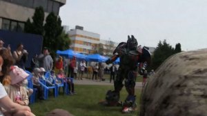 Роботы-трансформеры в гостях у детей в онкоцентре им. Блохина