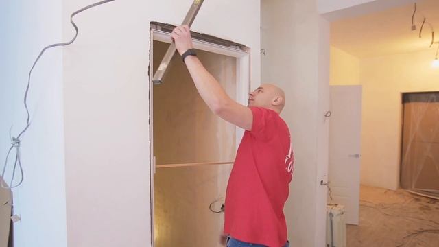 Вітальня-кухня у заміському будинку. Програма "Майстри Ремонту" - Ефір 24.04.2021 смотреть онлайн