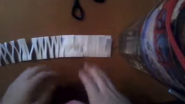 Как сделать гирлянду из бумаги???????????