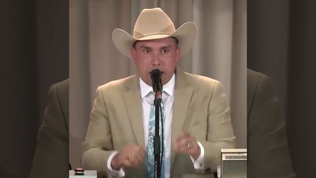 Аукцион по продаже коров в Техасе смотреть онлайн