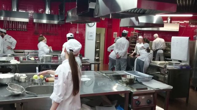 X-Oven в бизнес-школе SWISSAM смотреть онлайн