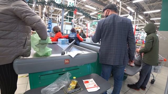 Мортал Комбат с охраной за просрочку!!! смотреть онлайн