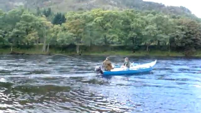 Harling with Fly Rod on River Tay - Bernard Cronshaw enjoying a Lazy AM whisky- North Wales Fly Fis смотреть онлайн
